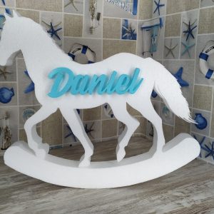 Caballo balancín en corcho con nombre