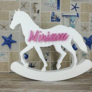 Caballo balancín en corcho con nombre