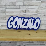 Nombres en madera
