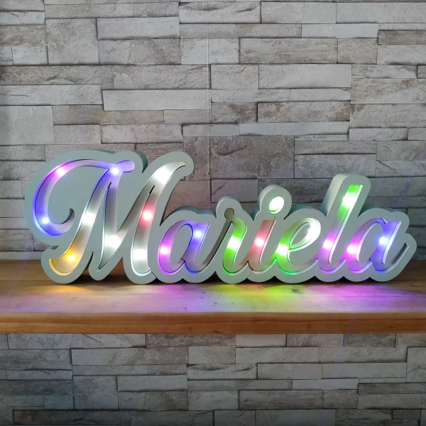Nombre con luz led multicolor